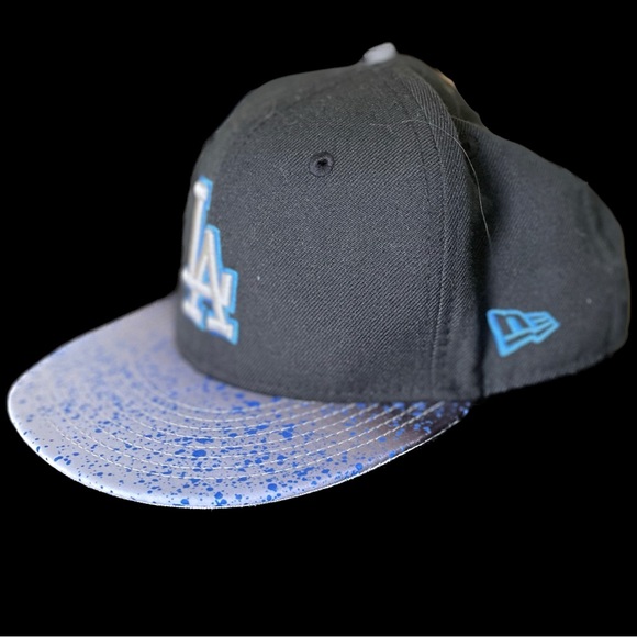 Fitted LA baseball cap with spray paint design on lid. - Picture 2 of 2